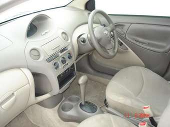 2003 Toyota Platz Pictures