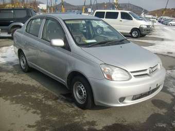 2003 Toyota Platz Images