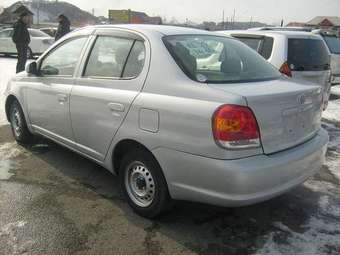 2003 Toyota Platz Pictures