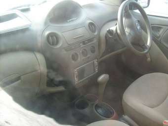 2003 Toyota Platz Pics