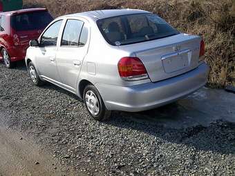 2003 Toyota Platz Pictures