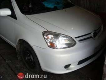 2003 Toyota Platz Pics