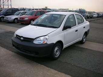 2003 Toyota Platz Pics