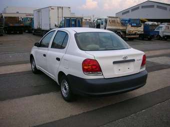 2003 Toyota Platz Pictures