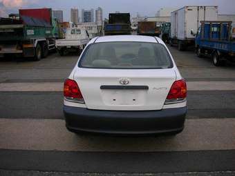 2003 Toyota Platz Photos