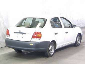 2003 Toyota Platz Pictures