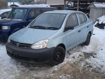 2003 Toyota Platz Pics