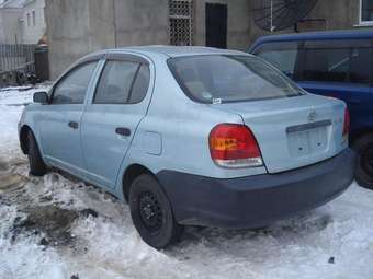 2003 Toyota Platz Pictures