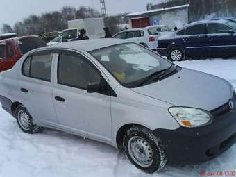 2003 Toyota Platz Images