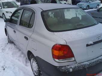 2003 Toyota Platz Pics