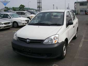 2003 Toyota Platz Photos