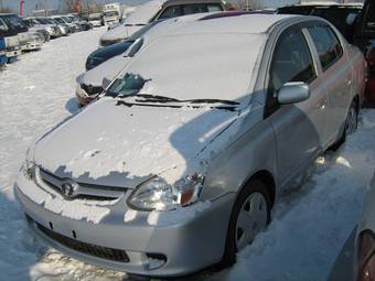 2003 Toyota Platz Photos