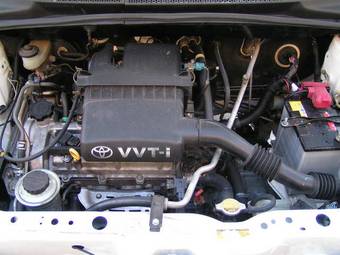 2003 Toyota Platz Pictures
