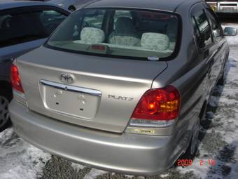 2003 Toyota Platz Pictures