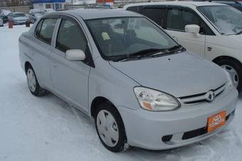 2003 Toyota Platz Photos