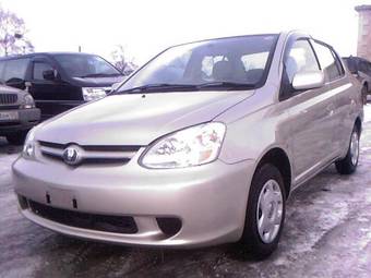 2003 Toyota Platz Pictures