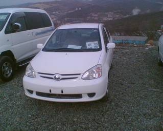 2003 Toyota Platz Photos