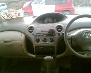 2003 Toyota Platz Photos