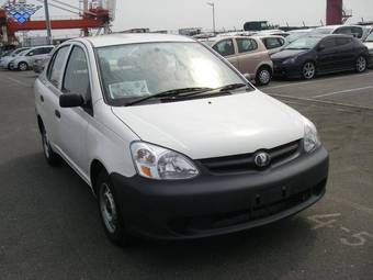 2003 Toyota Platz Pictures