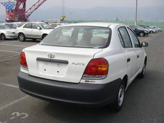 2003 Toyota Platz Photos