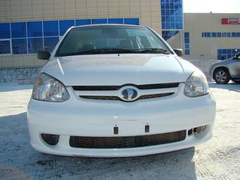 2003 Toyota Platz Pictures