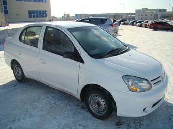 2003 Toyota Platz Photos