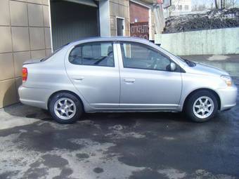 2003 Toyota Platz Pics