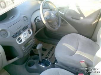 2003 Toyota Platz Photos