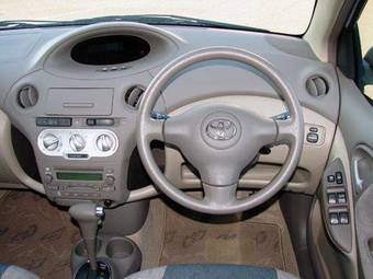 2003 Toyota Platz Pictures