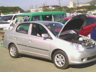 2003 Toyota Platz Wallpapers
