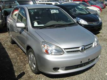 2003 Toyota Platz Pics
