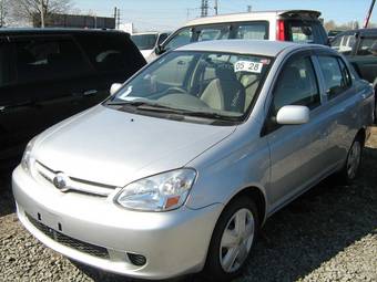2003 Toyota Platz Pictures