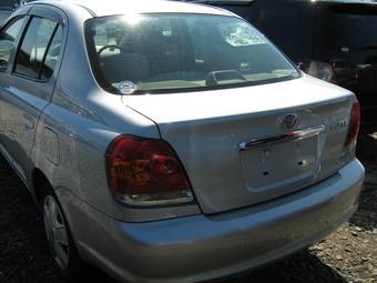 2003 Toyota Platz Photos