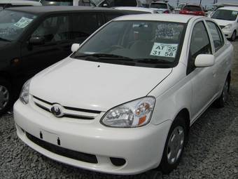 2003 Toyota Platz Photos