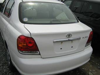 2003 Toyota Platz Wallpapers