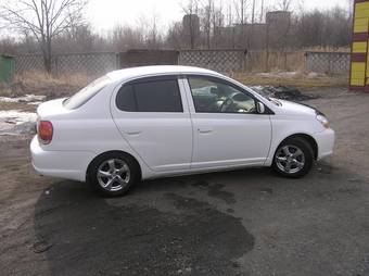 2003 Toyota Platz Photos