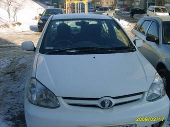 2003 Toyota Platz Photos