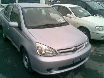 2003 Toyota Platz Pictures