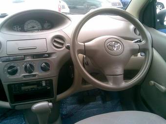 2003 Toyota Platz Photos