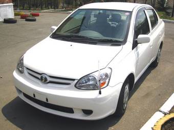 2003 Toyota Platz Pictures