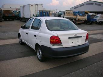 2003 Toyota Platz Photos