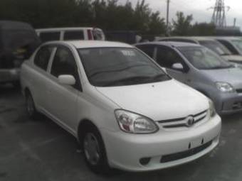 2003 Toyota Platz Photos