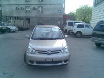 2003 Toyota Platz Pictures