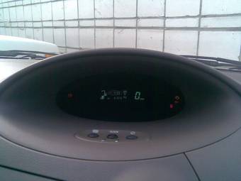 2003 Toyota Platz Photos