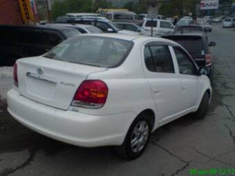 2003 Toyota Platz Images