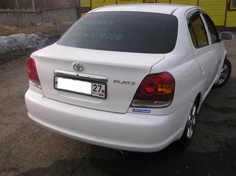 2003 Toyota Platz Photos