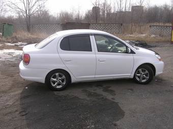 2003 Toyota Platz Wallpapers