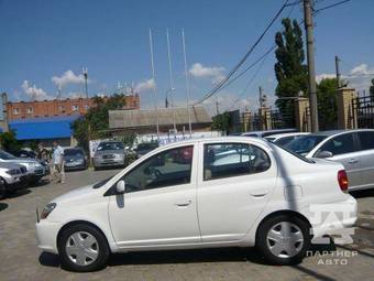 2003 Toyota Platz Photos