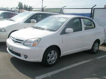 2003 Toyota Platz Photos