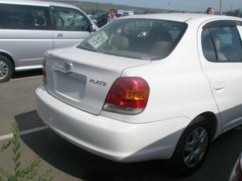 2003 Toyota Platz Photos